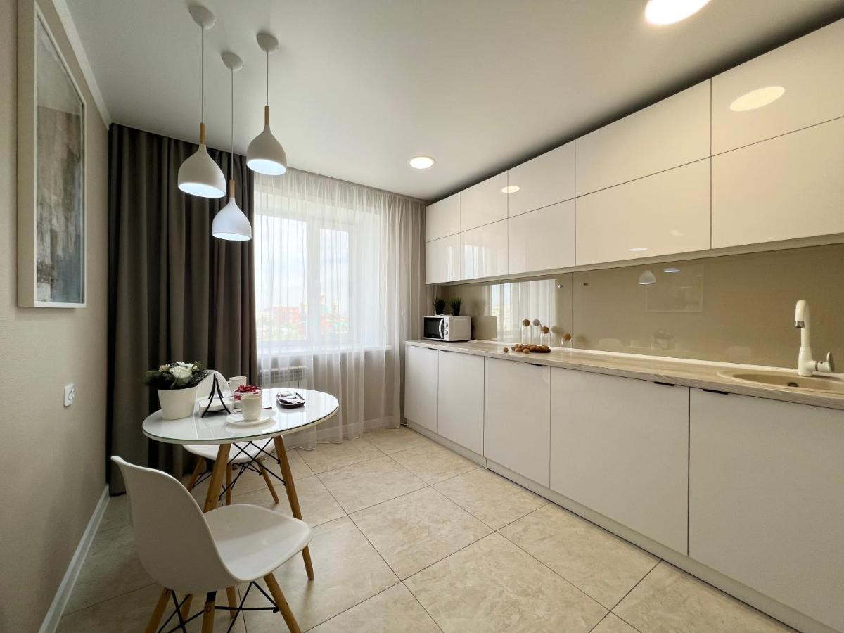 Luxury Apartments パヴロダル エクステリア 写真