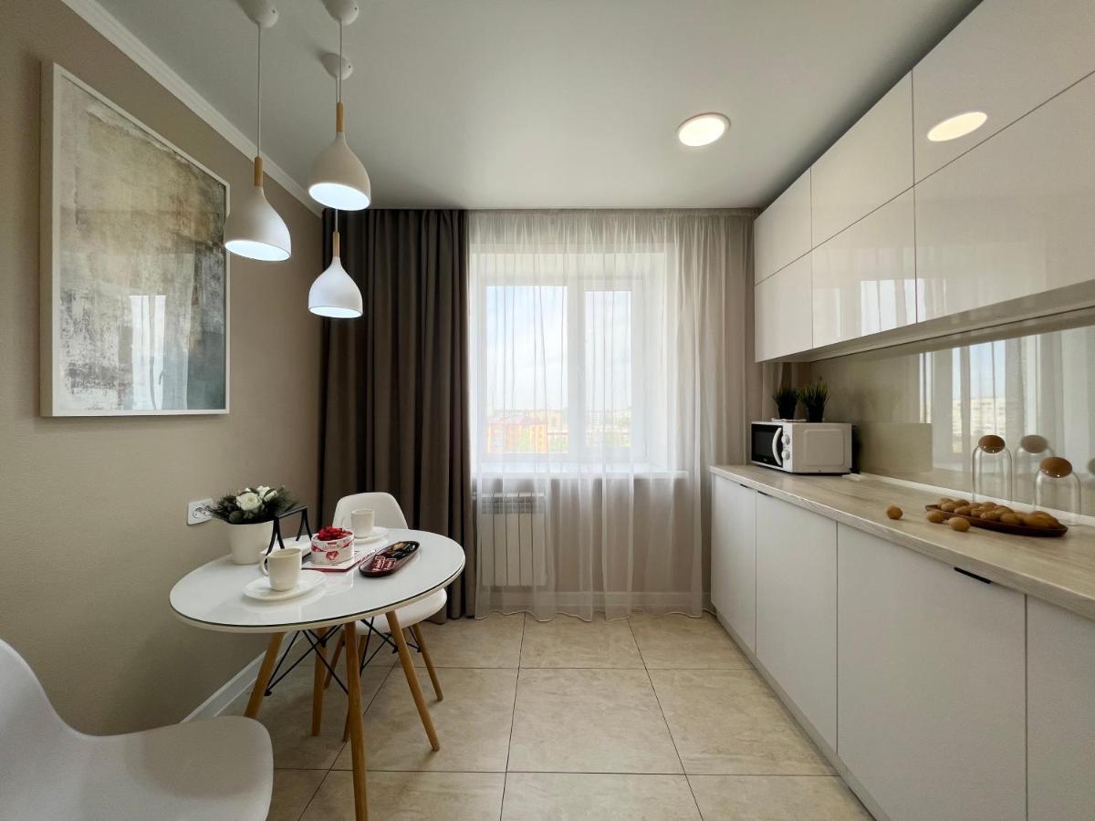 Luxury Apartments パヴロダル エクステリア 写真