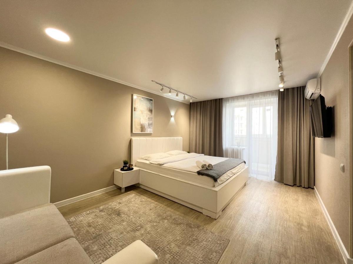 Luxury Apartments パヴロダル エクステリア 写真